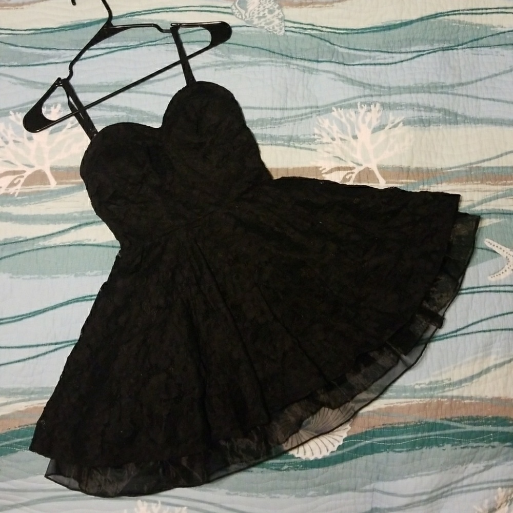 Papaya Flirty Black Lace Sweetheart Dress